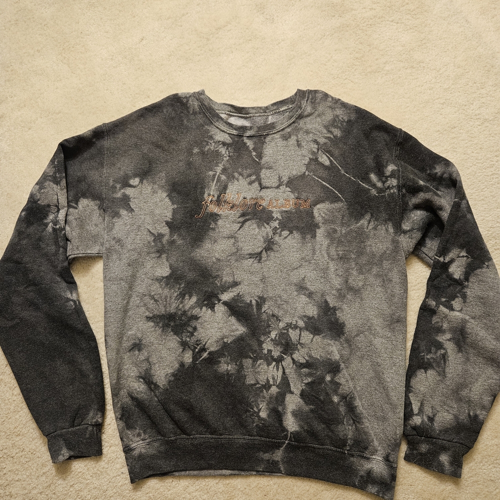 Taylor Swift Black and Gray Crewneck Sweater